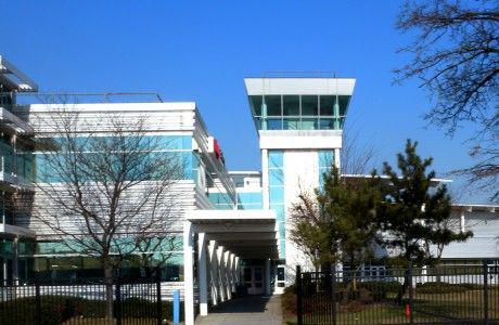 沃恩航空科技学院 